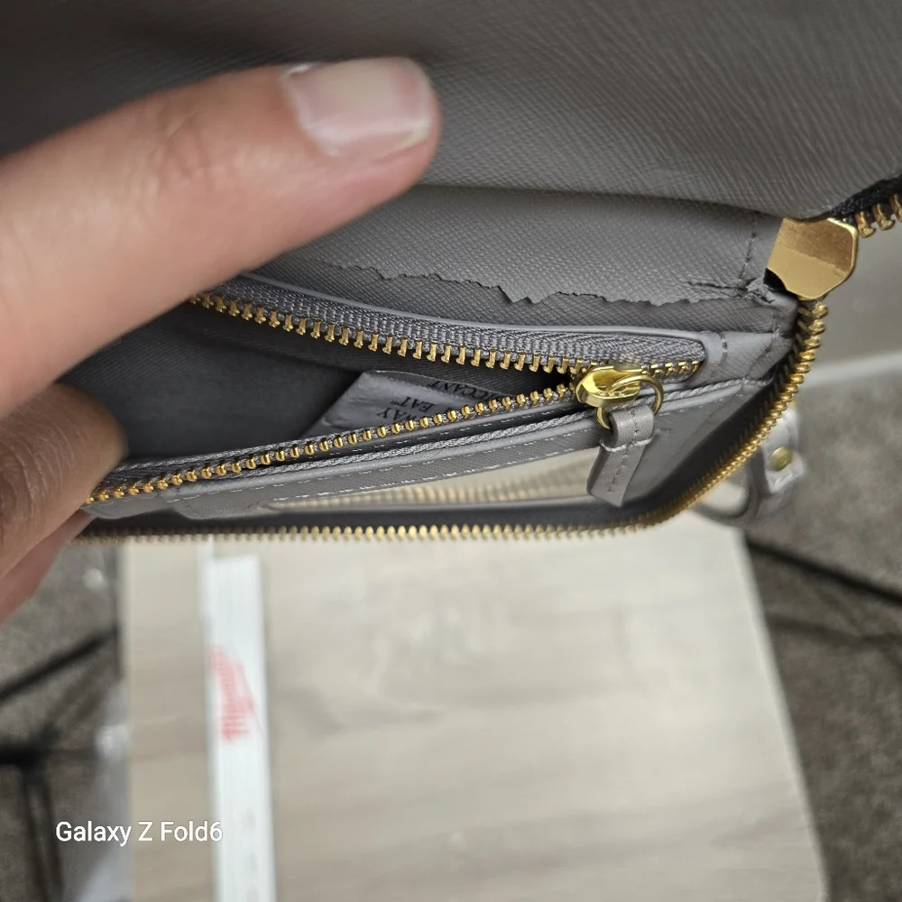 FOSSIL RFID Leather Zip Wallet Wristlet‎ Gray Pebbled Gold Hardware Organizer